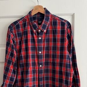 GAP Men's Casual Red and Navy Plaid Shirt